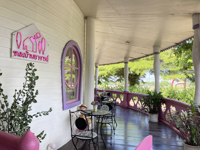 ’ขนมบ้านอาจารย์‘ ร้านน่ารักขนมของฝากอร่อย 