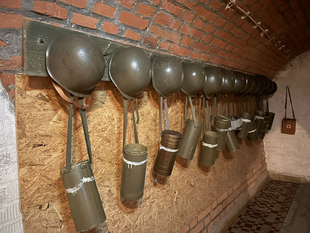 【Bunker 10-Z｜冷戦時代の核シェルターに宿泊体験！】 