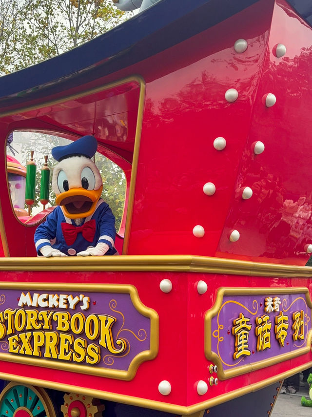 Disney land shanghai 1 วัน 9 เครื่องเล่น