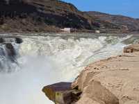 น้ำตกหูโข่วในแม่น้ำเหลือง (Hukou Waterfall) 