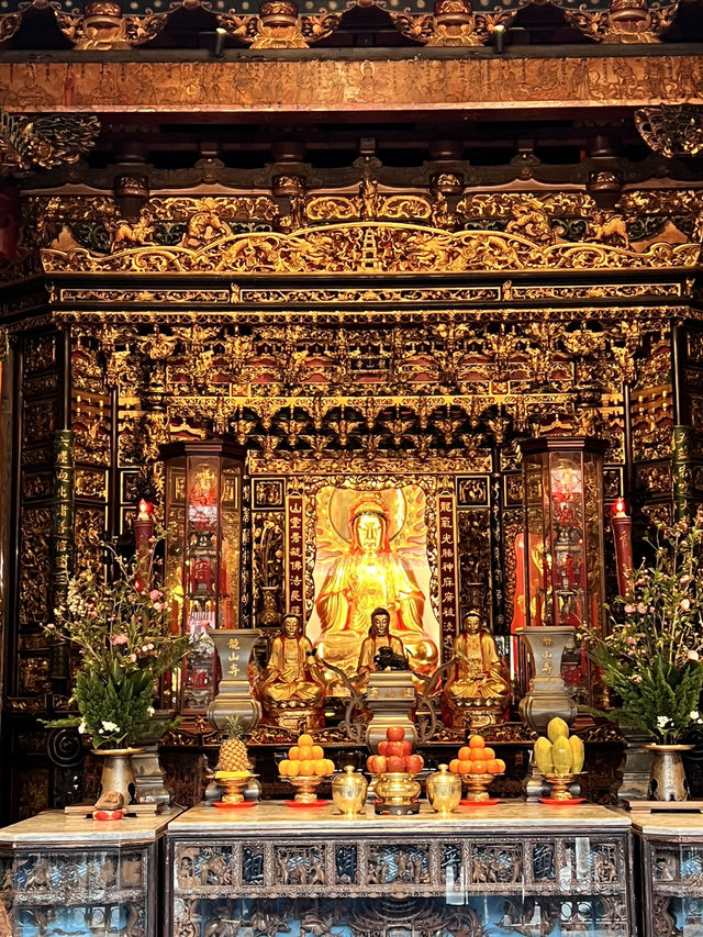 หนึ่งในวัดที่เก่าแก่ที่สุดของไต้หวัน (Taiwan) 