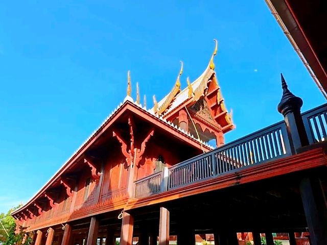 วัดไชโยวรวิหาร พระมหาพุทธพิมพ์ (หลวงพ่อโต)
