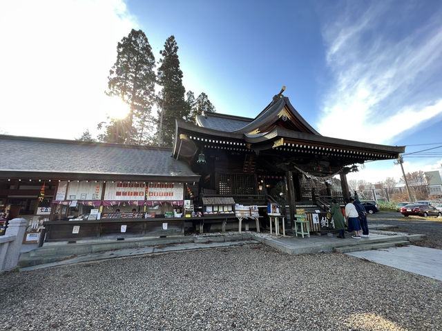 ⛩️ Tranquil and Revered – A Quiet Stop at Sakurayama Shrine