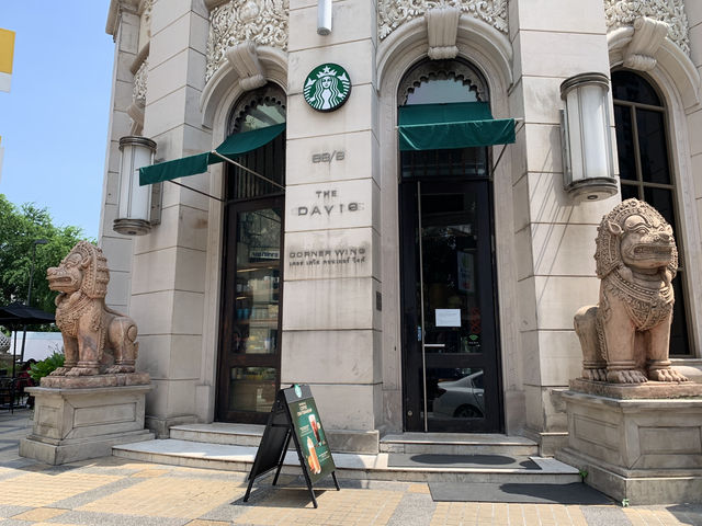 🍏 Chillin’ at Starbucks The Davis Sukhumvit 24 – Apple Pie & Iced Americano Combo Hit the Spot
