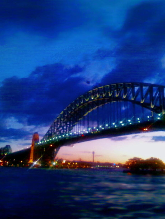 🌃世界の夜景ベスト4✨  一生に一度は見たい、感動の光景たち🌍💫 