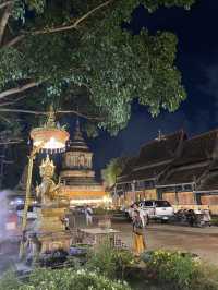 วัดโลกโมฬี จังหวัดเชียงใหม่ มูเรื่องความรักปังๆ