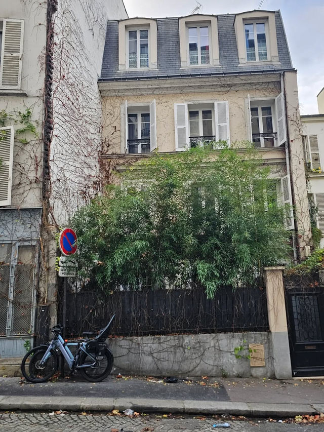 🎨芸術とノスタルジーの街歩き！モンマルトルの丘で心の旅を