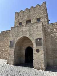 【Atashgah／アタシュガー火の寺院｜バクー郊外の“永遠の炎と巡礼の石造聖地”】