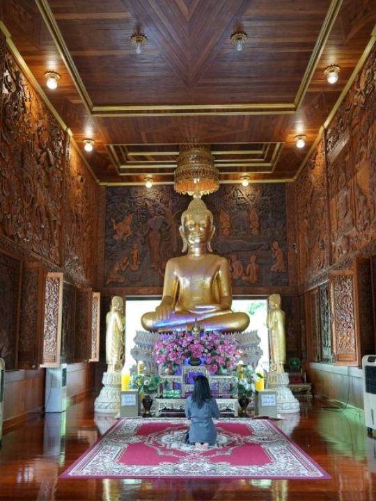 วัดถ้ำเขาย้อยเพชรบุรี