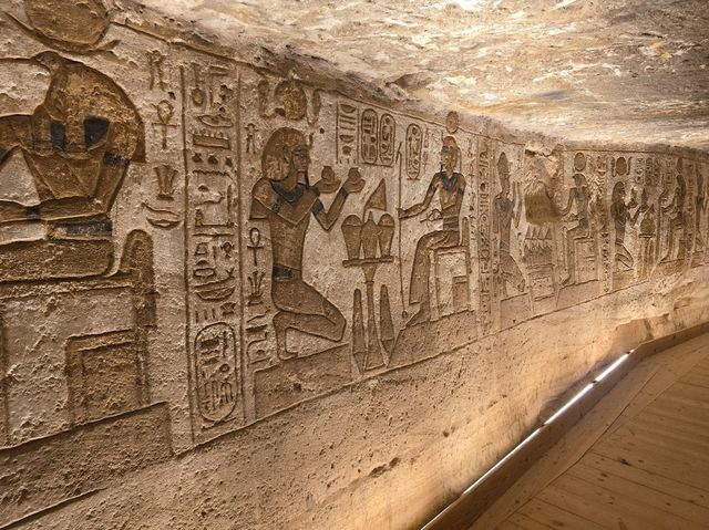 🛕 사막 끝에서 만난 이집트의 기적 – 아부심벨 신전 🇪🇬