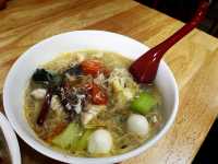 🍜 Carbo & Bites – Cozy Pan Mee Café in Penang’s Summer Heat
