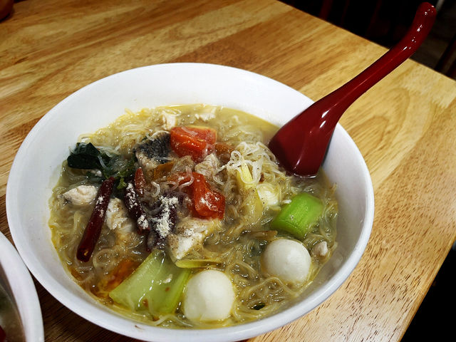 🍜 Carbo & Bites – Cozy Pan Mee Café in Penang’s Summer Heat