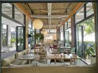 The Standard Huahin โรงแรมริมทะเลสุดชิคหัวหิน