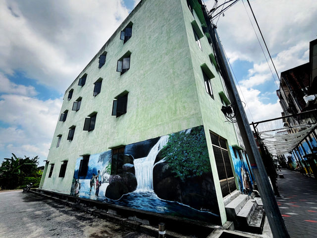 Summer Colors in Kampung Koh: A Cultural Lane of Murals