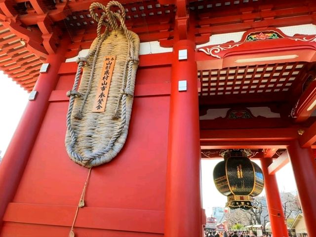 The grand gate of Sensoji Temple, Hozomon Treasure House Gate