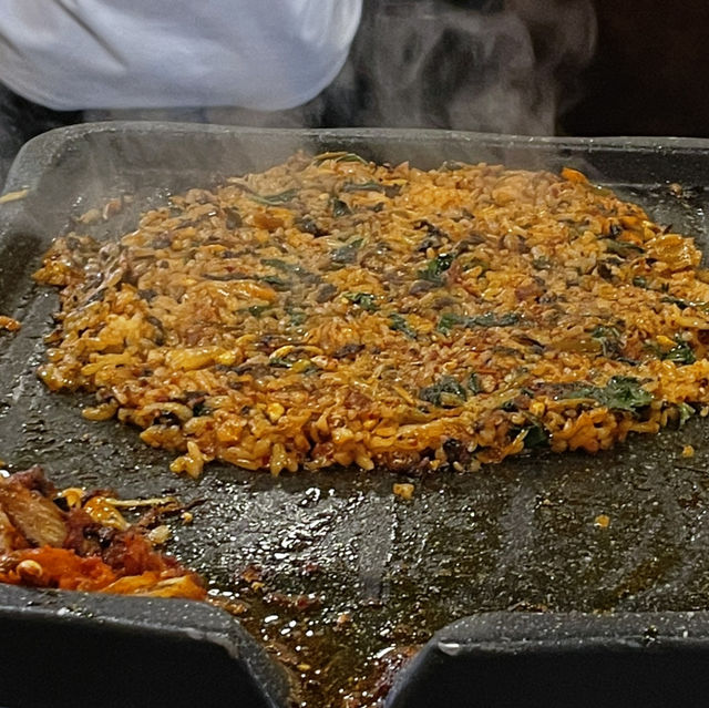서울 여행 / 진짜 맛있는 구워주는 고깃집 맛집 통김치삼겹살