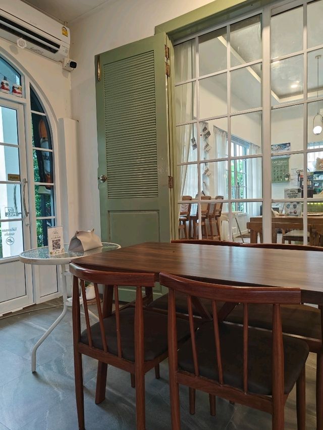 คาเฟ่ร้านอาหาร  จ.เลย ขากลับจากงานผีตาโขน
