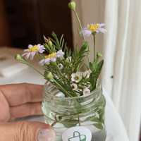 Little Tree Grocery คาเฟ่เล็ก ๆ บรรยากาศอบอุ่น 