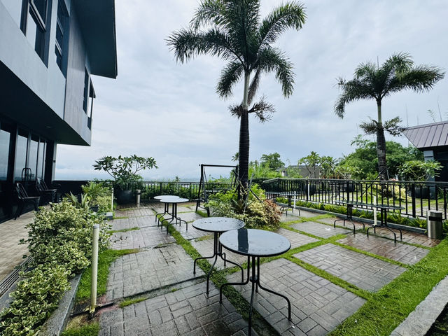 Highland Hideaway: Coffee with a View