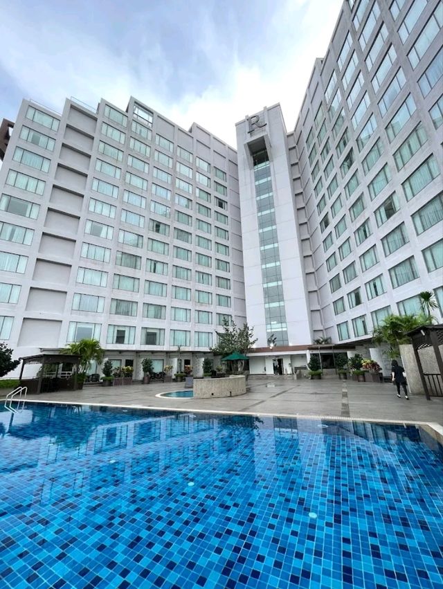 “Renaissance JB: Where Exceptional Service Meets Home Comfort”