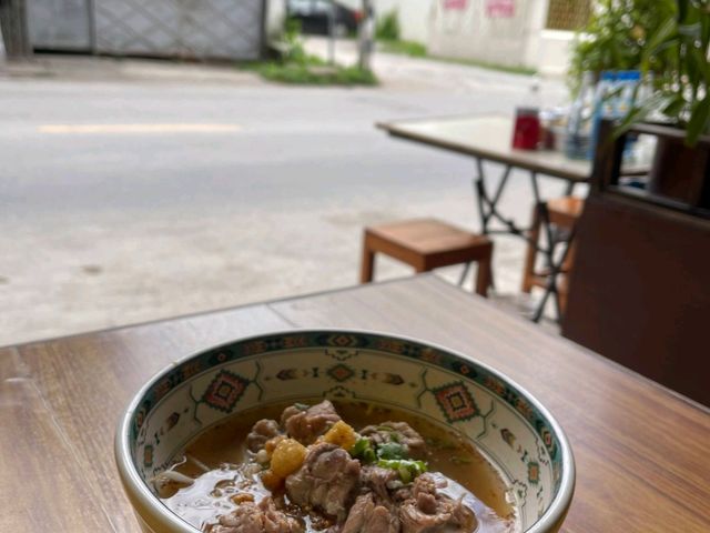 1 วันในเชียงใหม่: สายกิน-ฮิปสเตอร์-จบอิ่มเต็มโต๊ะ