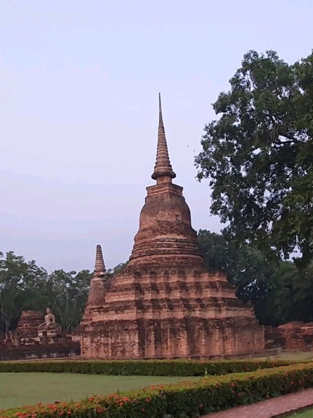 Sukhothai's Ghost General: War Dust, Crickeg Psalms And Art Of Surrender