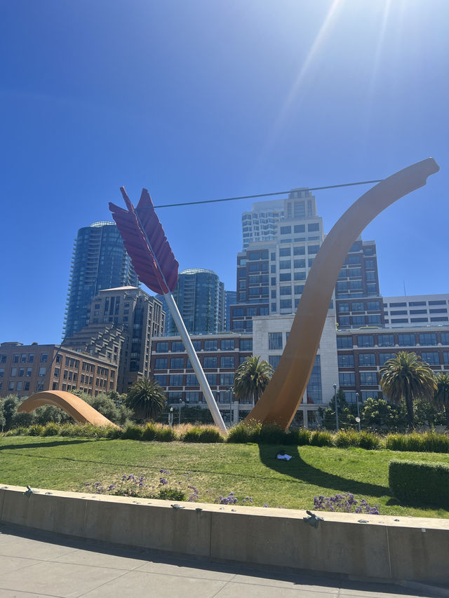 🏛️ Ferry Building + Bay Bridge – เดินช้าๆ ริมอ่าว