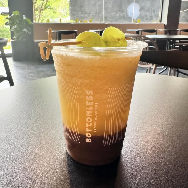 🌿☕ Bottomless Cafe – คาเฟ่เงียบ ๆ สำหรับคนรักความ