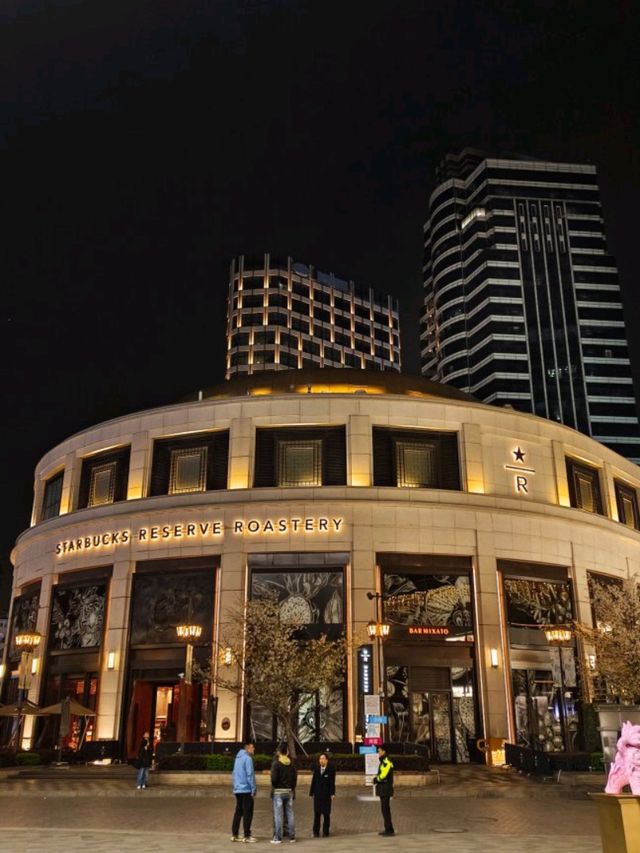 🏙️ Shanghai — A Stunning Metropolitan Escape