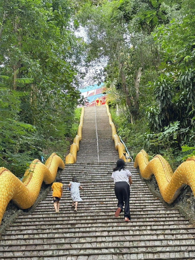วัดบนเขา “วัดเขาไม้แดง” ศรีราชา วัดบนเขา “วัดเขาไม้แดง” ศรีราชา