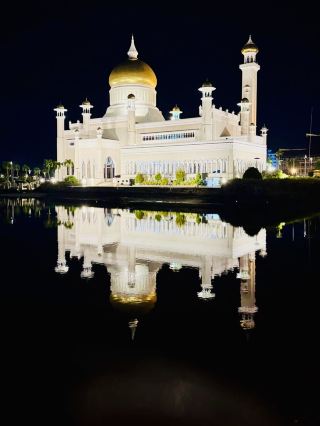 Masjid Omar ‘Ali Saifuddien – 브루나이의 왕관 보석