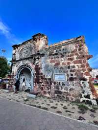 ［馬六甲旅遊］在馬六甲遇見葡萄牙人遺留的痕跡🏰法摩沙堡（A Famosa）又名聖地亞哥城門（Porta de Santiago）