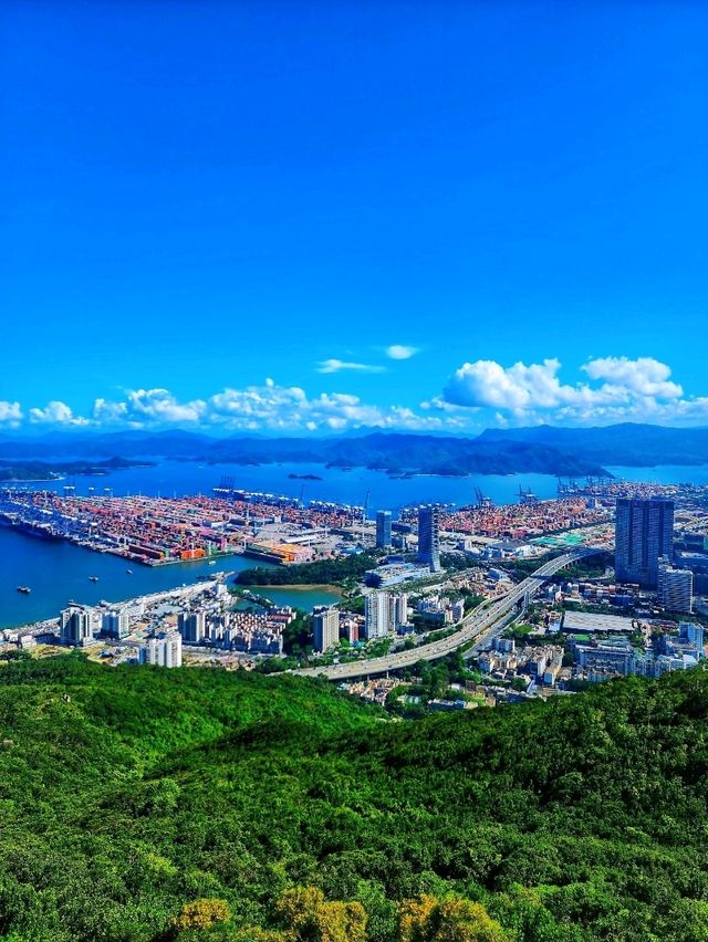 深圳「天空之城」雲海廣場雲上圖書館+半山Café+360°俯瞰鹽田區 深圳「天空之城」雲海廣場雲上圖書館+半山Café+360°俯瞰鹽田區
