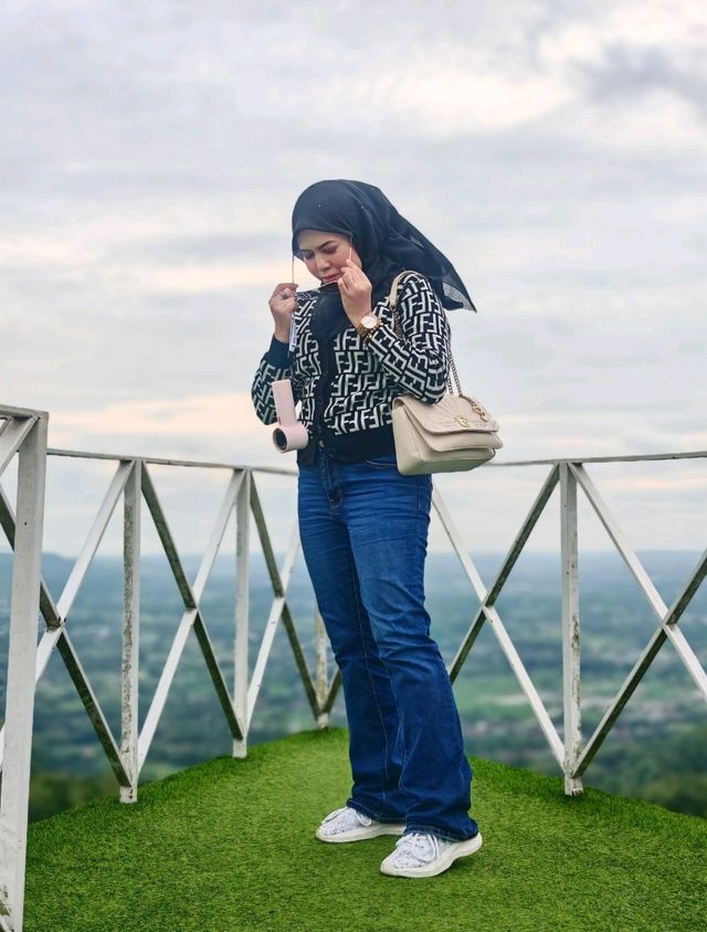 ✨ Hidden Gem with Sunset Magic – Candi Ijo & Lereng Ijo, Jogjakarta ✨