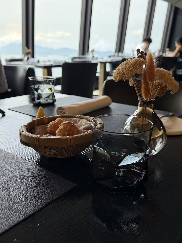 高空美景，法國菜浪漫滿屋