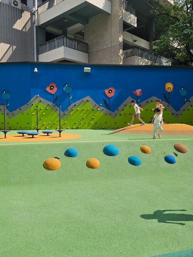 旺角市中心超長型公園任跑唔嬲