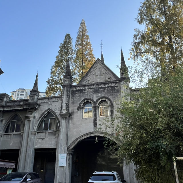 🛕 Gude Temple (古德寺) — A Stunning Mix of East & West