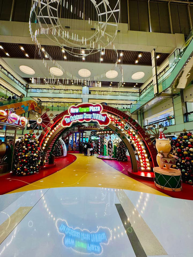 A Fantasia of Frost and Light: New Town Plaza's Seasonal Metamorphosis A Fantasia of Frost and Light: New Town Plaza's Seasonal Metamorphosis