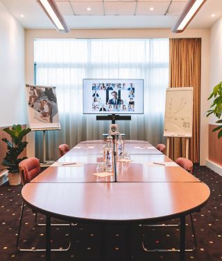 🦐 Savour Seafood & Sunset at Stanley Bay, Hong Kong 🌅

If you’re craving fresh seafood with a stunning seaside backdrop, Stanley Bay’s got your dinner plans set! The charming Mediterranean vibes of the promenade make it perfect for unwinding after a busy Hong Kong day.

Start with a stroll along Stanley Main Street, lined with quirky shops and casual waterfront restaurants—choose one where you can grab a table outside to soak in the evening sea breeze. Don’t miss the famous Murray House, an Insta-worthy spot with classic colonial architecture; snap sunset shots here, or from the nearby Stanley Pier for beautiful water views.

For dinner, go for the fisherman-style seafood platters at one of the local eateries—most are happy to let you pick from the tanks. Pro tip: ask what’s most fresh today and try the signature garlic crab or steamed fish. If you want a quieter atmosphere, head toward Stanley Plaza for more options and easy access.

Practical tips: Stanley gets lively on weekends, so aim for weekdays or arrive before 6pm for the best seat selection. Getting there is easy by bus or taxi from Central; the ride itself is scenic along Hong Kong’s southern coast. Bring a light jacket—evenings can be breezy, and some outdoor seating doesn’t offer blankets.

🎯 Watch out for: Some restaurants have minimum charge per person—check before sitting. Also, gentle reminder: there are no ATMs right on the promenade, so grab cash beforehand.

#HongKong  #StanleyBay  #SeafoodLover  #SunsetViews  #TravelTips 