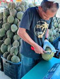  I Never Buy Durian at Tourist Hotspots—Here’s Why