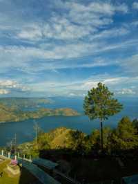 A tranquil gateway at Lake Toba🌿 