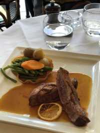 찐 비프부르기뇽을 먹고 싶다면 “Au Bourguignon du Marais“