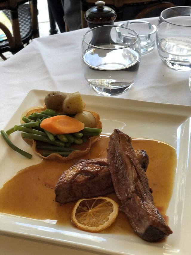 찐 비프부르기뇽을 먹고 싶다면 “Au Bourguignon du Marais“