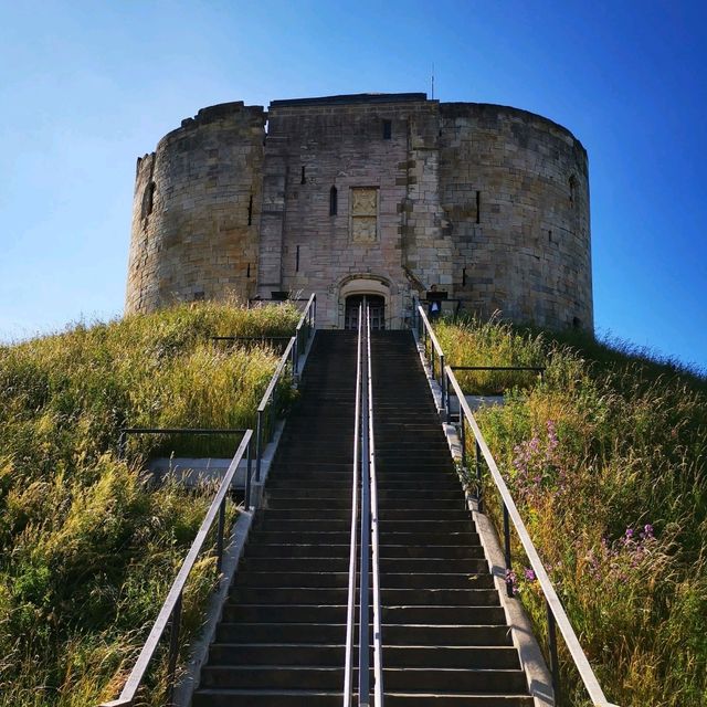 York Escapades: From Ancient Walls to Modern Wonders