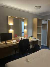A night at Travelodge Luton 🇬🇧