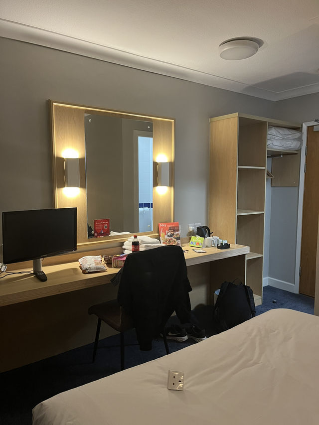 A night at Travelodge Luton 🇬🇧