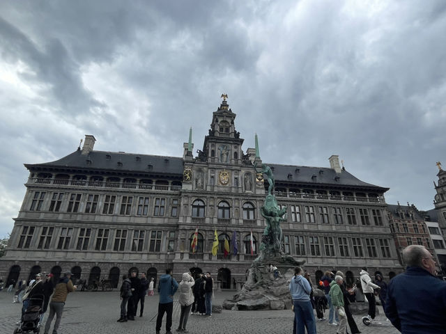 Discovering Antwerp + Hidden Foodie Gem: Noung Inle!