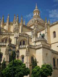 One day trip in Segovia with brilliant food and tourist attractions 