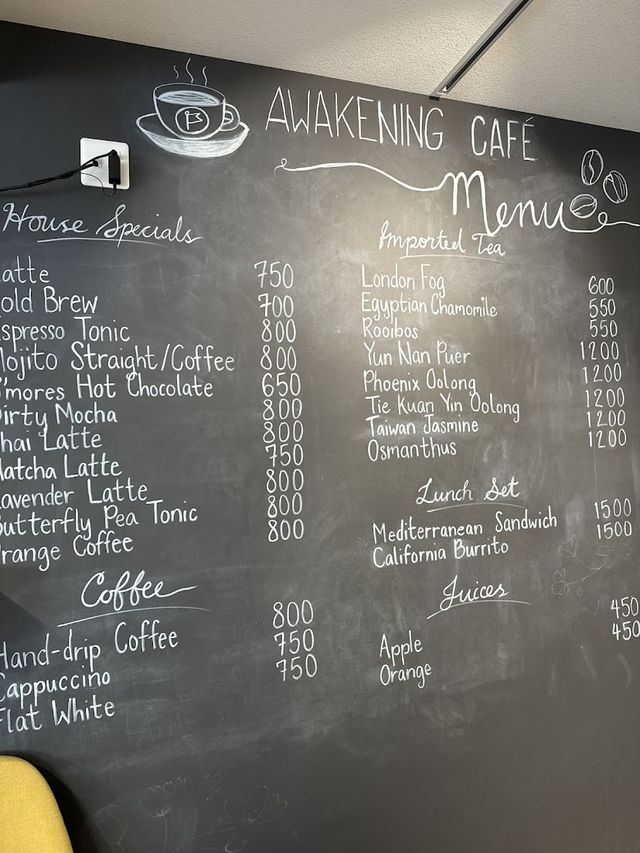 Awakening Cafe Tokyo, A Cozy Retreat in the Heart of the City