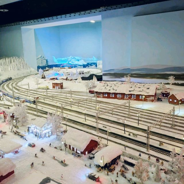 Vegas? No! THIS is Miniatur Wunderland 🏙️